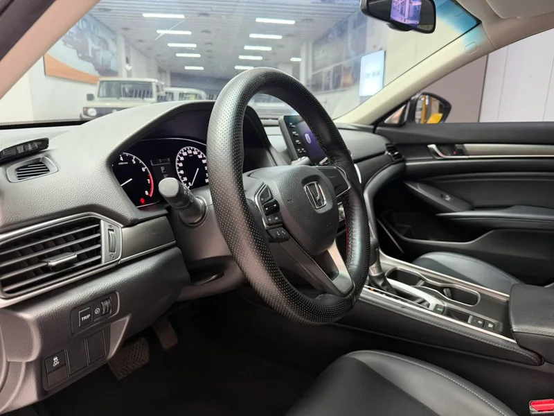 Honda Accord 2018 230TURBO Version confortable Pays V extérieur photo 10 Honda Accord 2018 230TURBO Version confortable Pays V extérieur photo 10