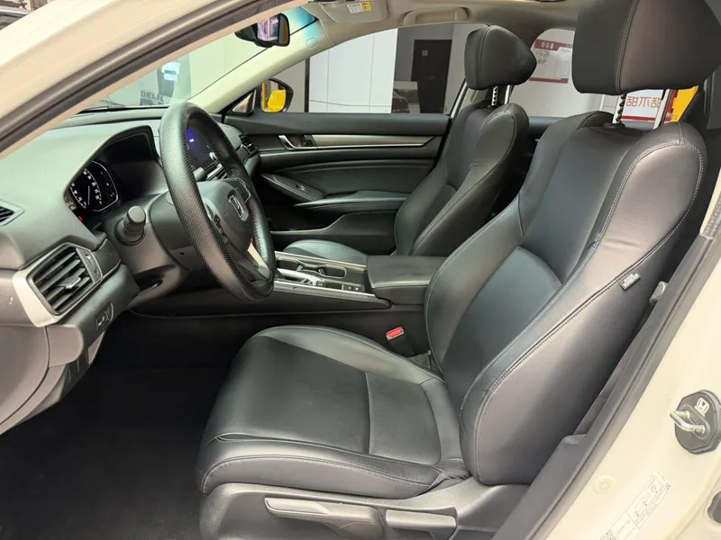 Honda Accord 2018 230TURBO Version confortable Pays V intérieur photo 11 Honda Accord 2018 230TURBO Version confortable Pays V intérieur photo 11