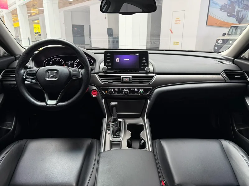 Honda Accord 2018 230TURBO Version confortable Pays V intérieur photo 12 Honda Accord 2018 230TURBO Version confortable Pays V intérieur photo 12