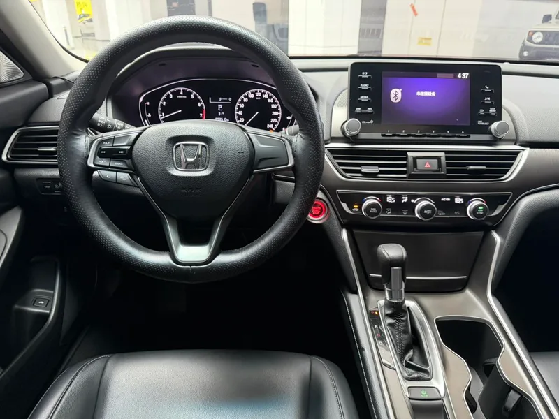 Honda Accord 2018 230TURBO Version confortable Pays V intérieur photo 13 Honda Accord 2018 230TURBO Version confortable Pays V intérieur photo 13