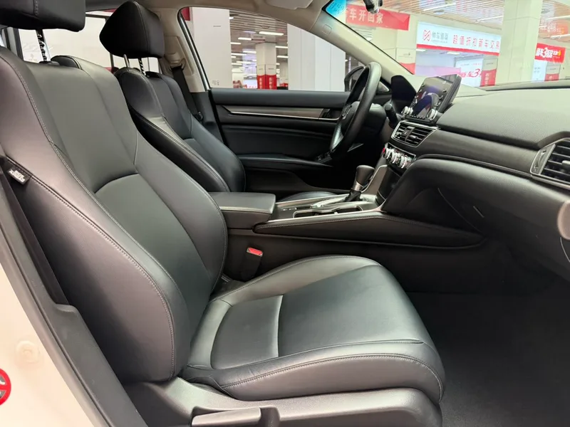 Honda Accord 2018 230TURBO Version confortable Pays V intérieur photo 15 Honda Accord 2018 230TURBO Version confortable Pays V intérieur photo 15