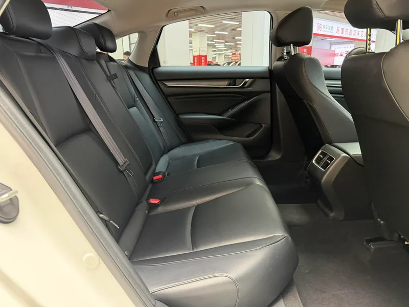 Honda Accord 2018 230TURBO Version confortable Pays V intérieur photo 17 Honda Accord 2018 230TURBO Version confortable Pays V intérieur photo 17