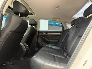 Honda Accord 2018 230TURBO Version confortable Pays V intérieur photo 18 Honda Accord 2018 230TURBO Version confortable Pays V intérieur photo 18
