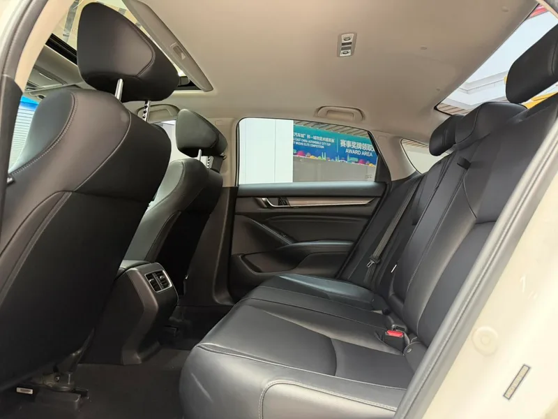 Honda Accord 2018 230TURBO Version confortable Pays V intérieur photo 18 Honda Accord 2018 230TURBO Version confortable Pays V intérieur photo 18