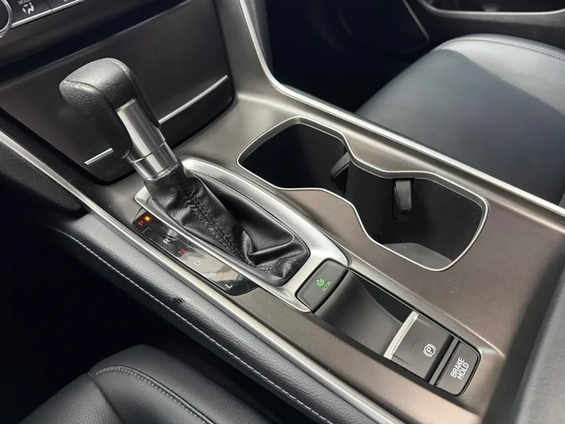 Honda Accord 2018 230TURBO Version confortable Pays V intérieur photo 19 Honda Accord 2018 230TURBO Version confortable Pays V intérieur photo 19