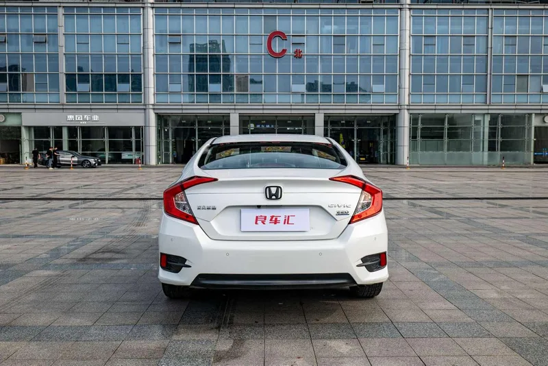 Honda Civic 2019 220TURBO CVT Dynamic Edition Country VI interior photo 8 Honda Civic 2019 220TURBO CVT Dynamic Edition Country VI interior photo 8