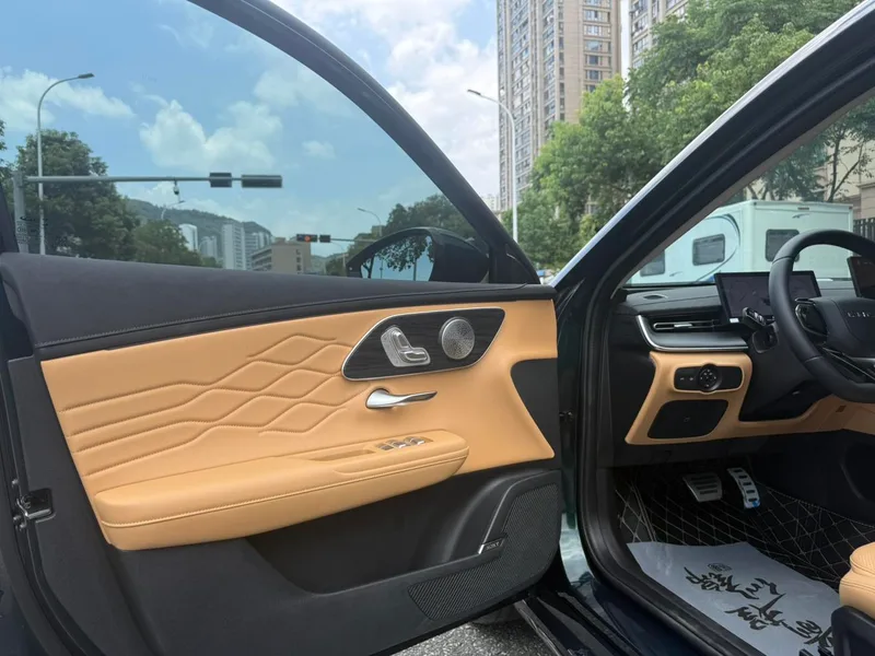 Chery Arrizo 8 PRO 2025 2.0T DCT Premium Class interior photo 11 Chery Arrizo 8 PRO 2025 2.0T DCT Premium Class interior photo 11