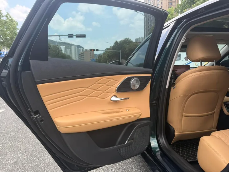 Chery Arrizo 8 PRO 2025 2.0T DCT Premium Class interior photo 14 Chery Arrizo 8 PRO 2025 2.0T DCT Premium Class interior photo 14