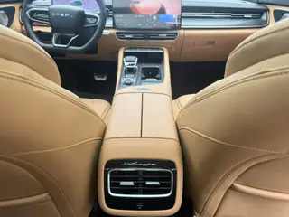 Chery Arrizo 8 PRO 2025 2.0T DCT Premium Class interior photo 20 Chery Arrizo 8 PRO 2025 2.0T DCT Premium Class interior photo 20
