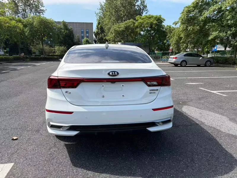 Kia K3 2019 1.5L CVT Smart Internet Edition interior photo 6 Kia K3 2019 1.5L CVT Smart Internet Edition interior photo 6