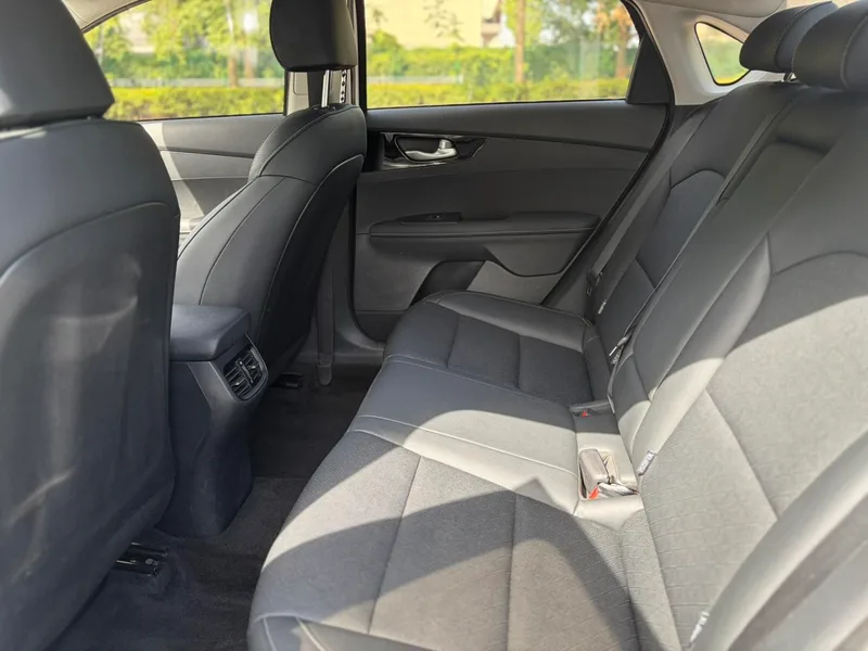 Kia K3 2019 1.5L CVT Smart Internet Edition interior photo 9 Kia K3 2019 1.5L CVT Smart Internet Edition interior photo 9