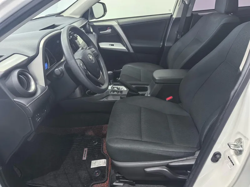 Toyota RAV4 2019 2.0L CVT Versión avanzada de tracción a dos ruedas País V exterior foto 8 Toyota RAV4 2019 2.0L CVT Versión avanzada de tracción a dos ruedas País V exterior foto 8