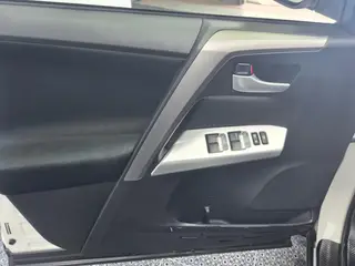 Toyota RAV4 2019 2.0L CVT Versión avanzada de tracción a dos ruedas País V exterior foto 9 Toyota RAV4 2019 2.0L CVT Versión avanzada de tracción a dos ruedas País V exterior foto 9
