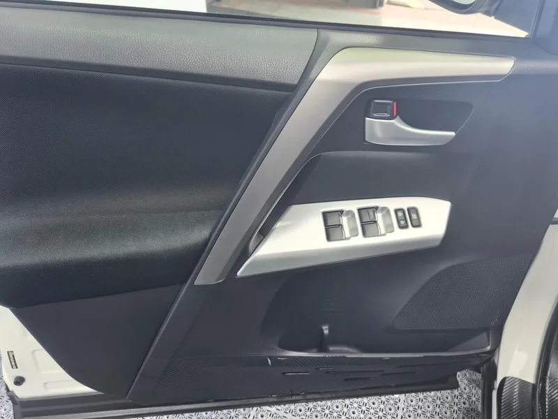 Toyota RAV4 2019 2.0L CVT Versión avanzada de tracción a dos ruedas País V exterior foto 9 Toyota RAV4 2019 2.0L CVT Versión avanzada de tracción a dos ruedas País V exterior foto 9