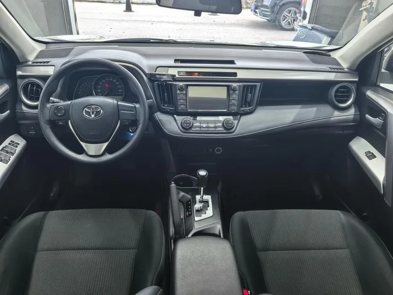 Toyota RAV4 2019 2.0L CVT Versión avanzada de tracción a dos ruedas País V interior foto 12 Toyota RAV4 2019 2.0L CVT Versión avanzada de tracción a dos ruedas País V interior foto 12