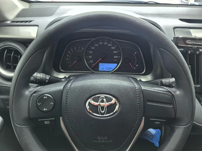 Toyota RAV4 2019 2.0L CVT Versión avanzada de tracción a dos ruedas País V interior foto 15 Toyota RAV4 2019 2.0L CVT Versión avanzada de tracción a dos ruedas País V interior foto 15