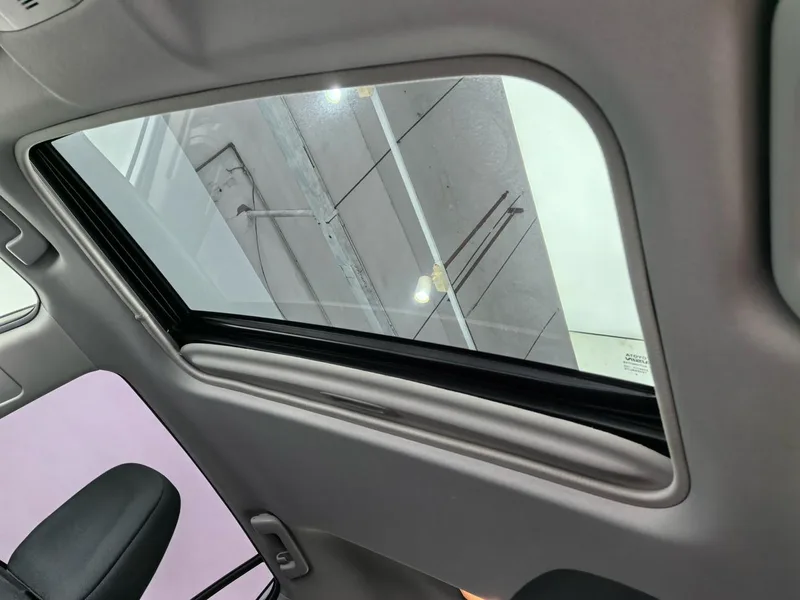 Toyota RAV4 2019 2.0L CVT Versión avanzada de tracción a dos ruedas País V interior foto 16 Toyota RAV4 2019 2.0L CVT Versión avanzada de tracción a dos ruedas País V interior foto 16