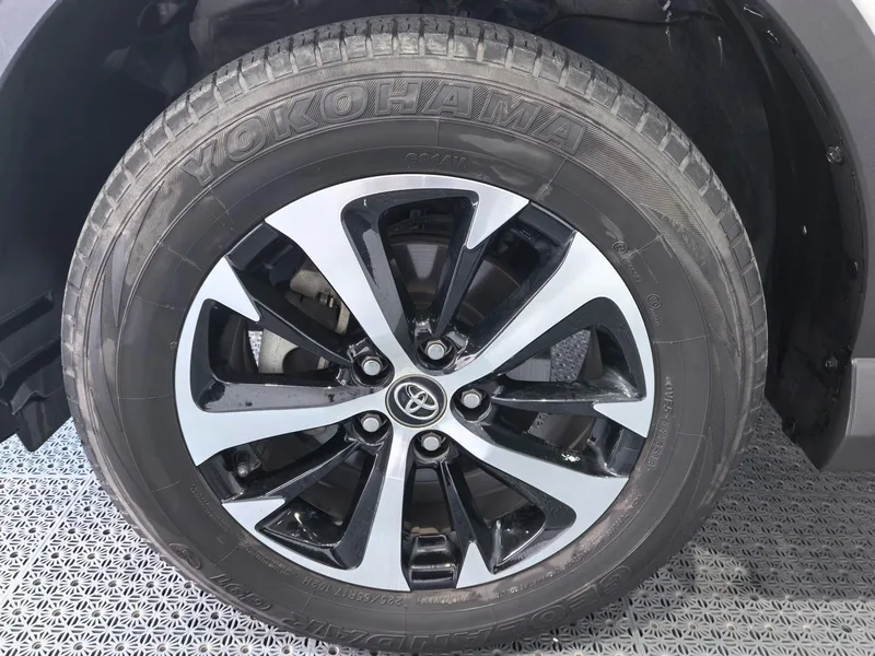 Toyota RAV4 2019 2.0L CVT Versión avanzada de tracción a dos ruedas País V interior foto 18 Toyota RAV4 2019 2.0L CVT Versión avanzada de tracción a dos ruedas País V interior foto 18