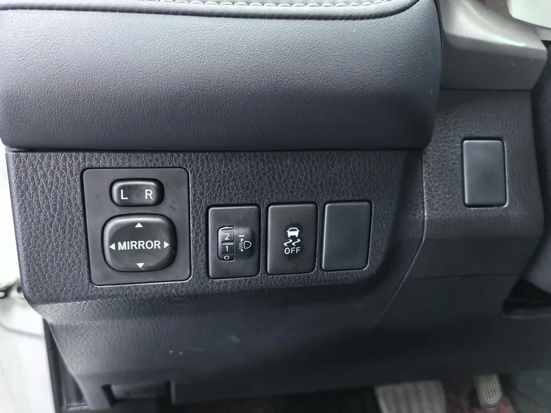 Toyota RAV4 2019 2.0L CVT Versión avanzada de tracción a dos ruedas País V interior foto 19 Toyota RAV4 2019 2.0L CVT Versión avanzada de tracción a dos ruedas País V interior foto 19