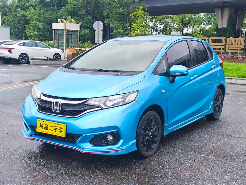 Honda Fit 2018 1.5L CVT tide run version exterior photo 1 Honda Fit 2018 1.5L CVT tide run version exterior photo 1