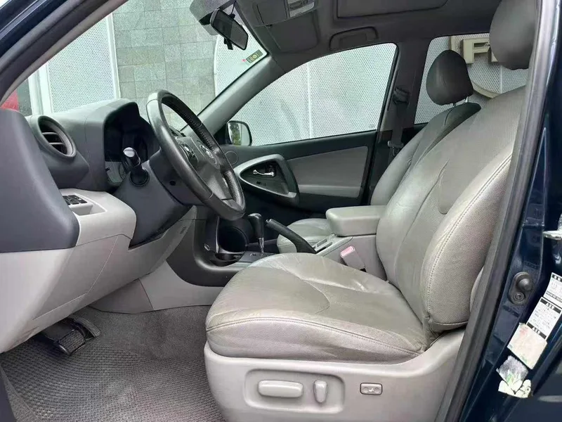 Toyota RAV4 2010 2.4L Versión de actualización automática de lujo exterior foto 3 Toyota RAV4 2010 2.4L Versión de actualización automática de lujo exterior foto 3