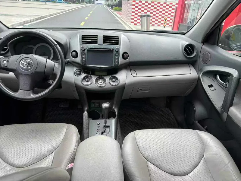 Toyota RAV4 2010 2.4L Versión de actualización automática de lujo exterior foto 5 Toyota RAV4 2010 2.4L Versión de actualización automática de lujo exterior foto 5