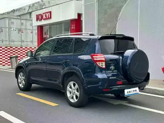 Toyota RAV4 2010 2.4L Versión de actualización automática de lujo interior foto 9 Toyota RAV4 2010 2.4L Versión de actualización automática de lujo interior foto 9