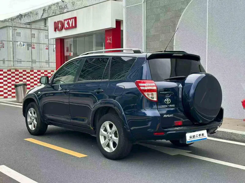 Toyota RAV4 2010 2.4L Versión de actualización automática de lujo interior foto 9 Toyota RAV4 2010 2.4L Versión de actualización automática de lujo interior foto 9