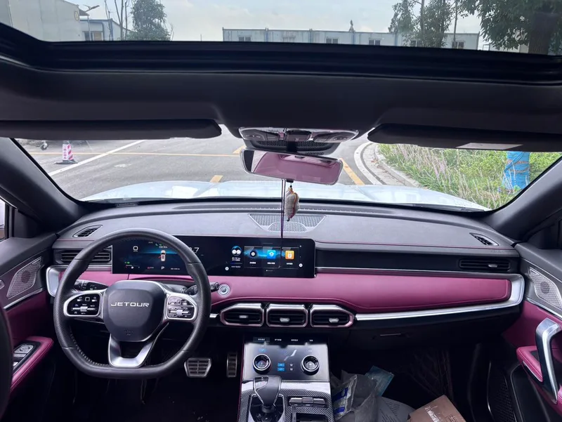 Jetour X70 PLUS 2021 Zhuge 1.6T DCT Kongming 7 seat interior photo 8 Jetour X70 PLUS 2021 Zhuge 1.6T DCT Kongming 7 seat interior photo 8