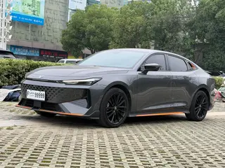 Changan UNI-V 2025 1.5T 500Bar Престижный спортивный экстерьер фото 1 Changan UNI-V 2025 1.5T 500Bar Престижный спортивный экстерьер фото 1