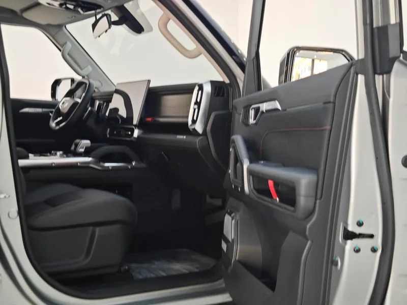 Jetour T2 2023 1.5TD Two-wheel drive Discover PRO interior photo 15 Jetour T2 2023 1.5TD Two-wheel drive Discover PRO interior photo 15