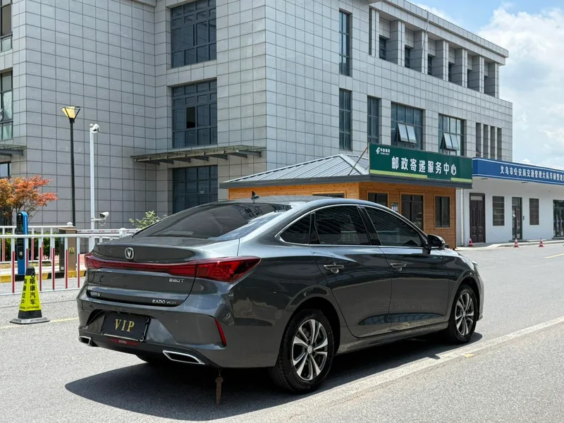 Changan Eado 2024 PLUS 1.4T DCT Version haute performance extérieur photo 6 Changan Eado 2024 PLUS 1.4T DCT Version haute performance extérieur photo 6