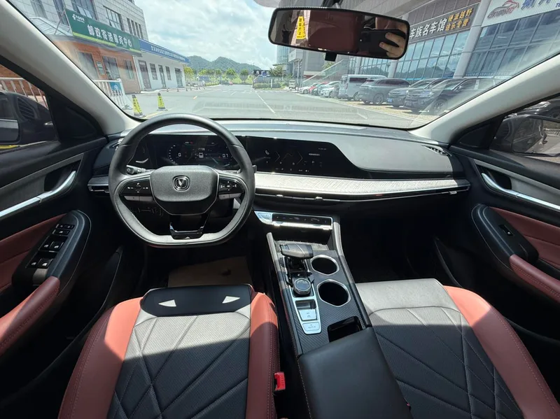 Changan Eado 2024 PLUS 1.4T DCT Version haute performance intérieur photo 9 Changan Eado 2024 PLUS 1.4T DCT Version haute performance intérieur photo 9
