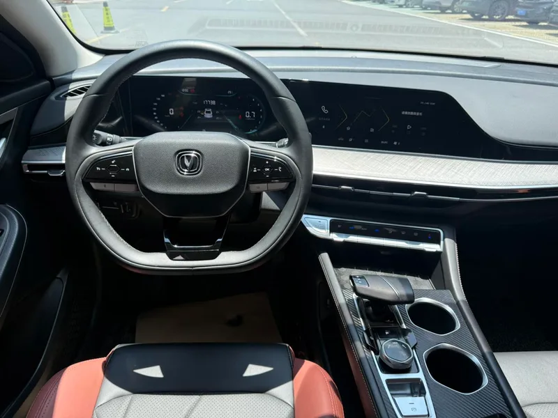Changan Eado 2024 PLUS 1.4T DCT Version haute performance intérieur photo 10 Changan Eado 2024 PLUS 1.4T DCT Version haute performance intérieur photo 10