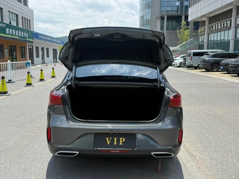 Changan Eado 2024 PLUS 1.4T DCT Version haute performance intérieur photo 14 Changan Eado 2024 PLUS 1.4T DCT Version haute performance intérieur photo 14