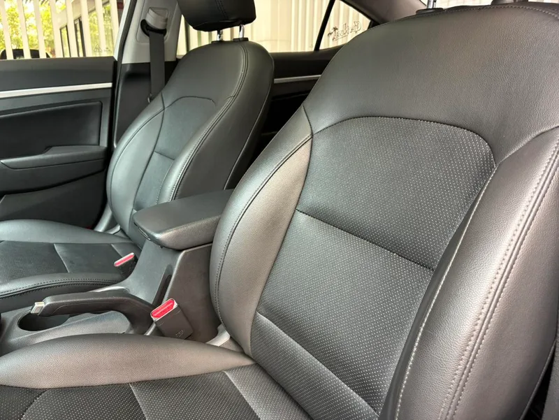 Hyundai Elantra Lingdong 2018 1.6L Automatique 15 Édition spéciale d'anniversaire intérieur photo 10