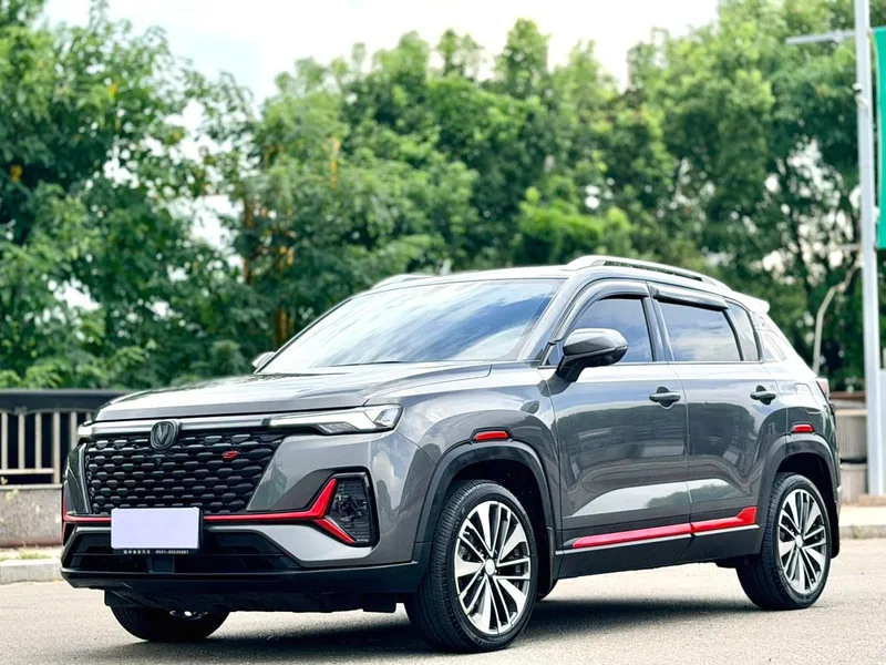 Changan CS35 PLUS 2021 Модифицированный синий кит NE 1.4T DCT Пилотный тип экстерьер фото 1 Changan CS35 PLUS 2021 Модифицированный синий кит NE 1.4T DCT Пилотный тип экстерьер фото 1