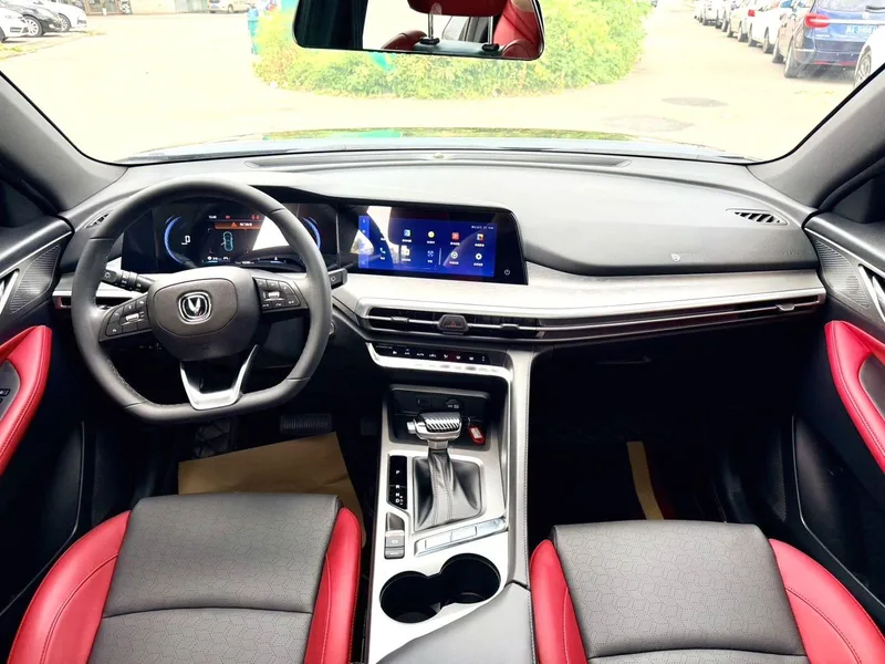 Changan CS35 PLUS 2021 Модифицированный синий кит NE 1.4T DCT Пилотный тип интерьер фото 9 Changan CS35 PLUS 2021 Модифицированный синий кит NE 1.4T DCT Пилотный тип интерьер фото 9