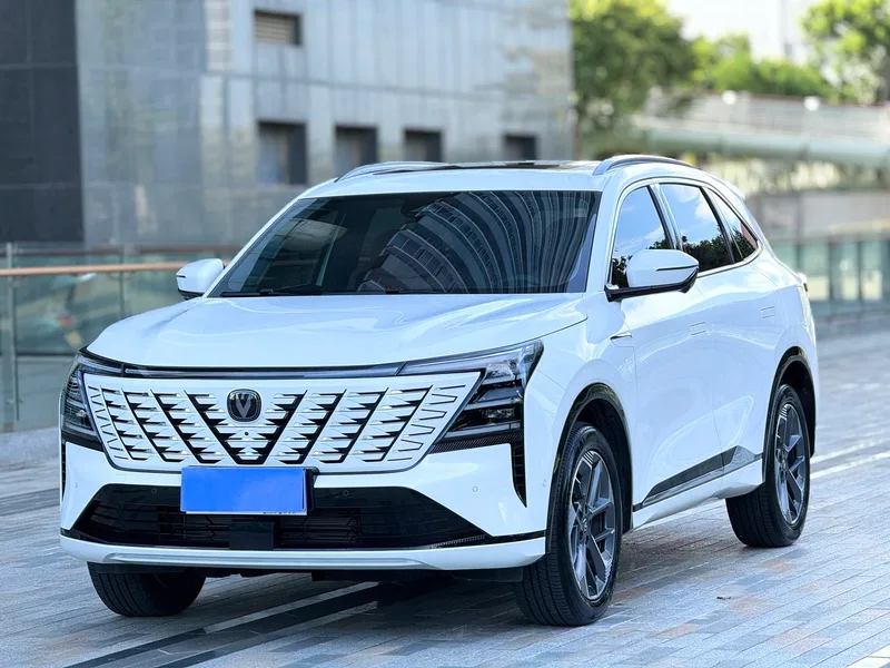 Changan CS75 PLUS 2025 Fourth generation 1.5T New Blue Whale Wisdom Flagship exterior photo 1 Changan CS75 PLUS 2025 Fourth generation 1.5T New Blue Whale Wisdom Flagship exterior photo 1