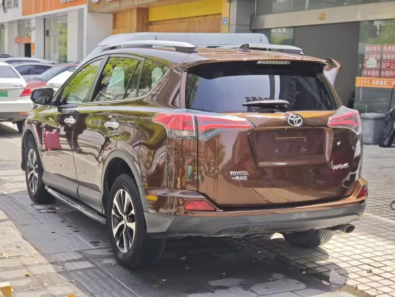 Toyota RAV4 2016 2.0L CVT Version mode à deux roues motrices intérieur photo 6 Toyota RAV4 2016 2.0L CVT Version mode à deux roues motrices intérieur photo 6