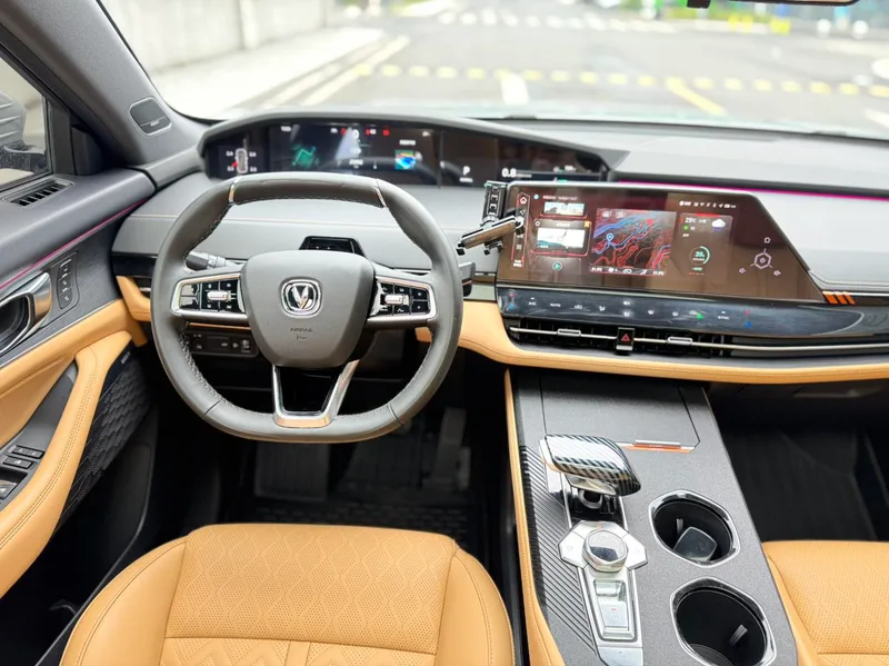 Changan UNI-K 2021 2.0T Premium Trim interior photo 16 Changan UNI-K 2021 2.0T Premium Trim interior photo 16