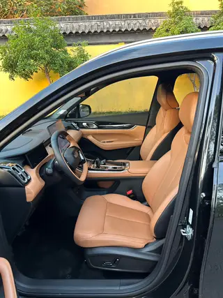 Geely Boyue L 2025 Cuarta generación 1.5TD DCT Río de montaña exterior foto 6 Geely Boyue L 2025 Cuarta generación 1.5TD DCT Río de montaña exterior foto 6