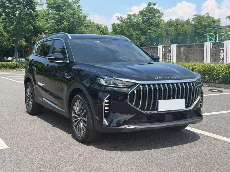 Jetour X70 PLUS 2023 1.5T DCT Brave person PLUS 5 seat exterior photo 3 Jetour X70 PLUS 2023 1.5T DCT Brave person PLUS 5 seat exterior photo 3