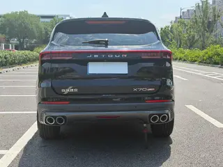 Jetour X70 PLUS 2023 1.5T DCT Brave person PLUS 5 seat interior photo 8 Jetour X70 PLUS 2023 1.5T DCT Brave person PLUS 5 seat interior photo 8