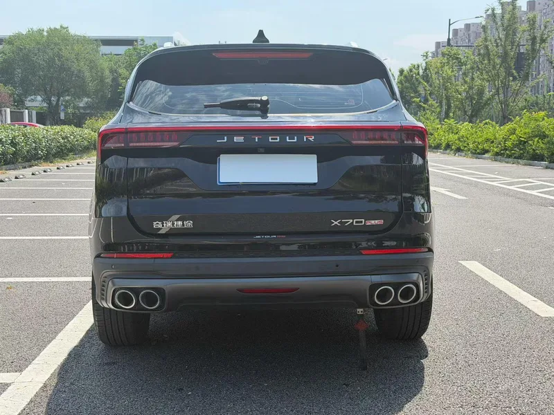 Jetour X70 PLUS 2023 1.5T DCT Brave person PLUS 5 seat interior photo 8 Jetour X70 PLUS 2023 1.5T DCT Brave person PLUS 5 seat interior photo 8