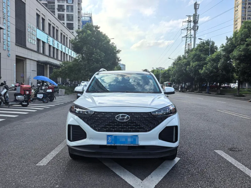 Hyundai ix35 2021 2.0L Automatic two-wheel drive leading version GLS exterior photo 2 Hyundai ix35 2021 2.0L Automatic two-wheel drive leading version GLS exterior photo 2