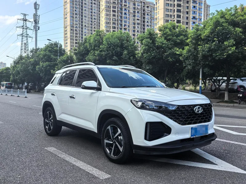 Hyundai ix35 2021 2.0L Automatic two-wheel drive leading version GLS exterior photo 3 Hyundai ix35 2021 2.0L Automatic two-wheel drive leading version GLS exterior photo 3