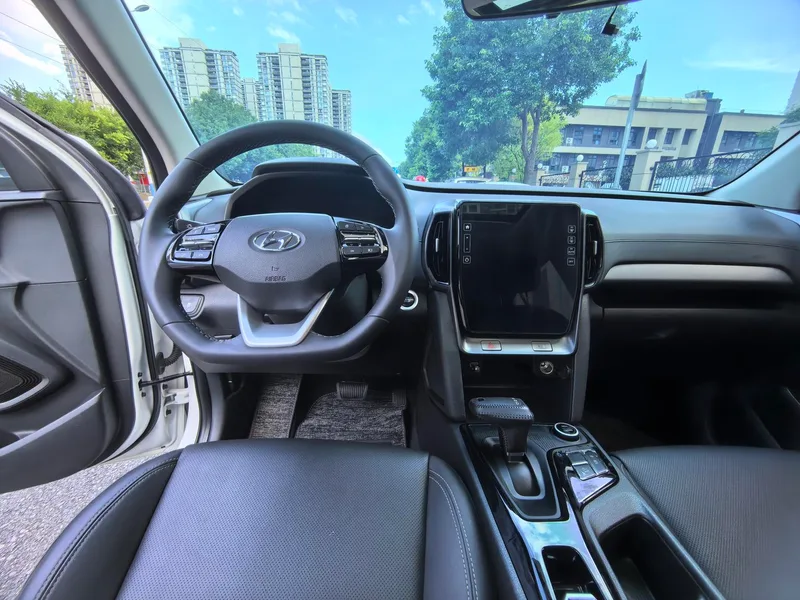 Hyundai ix35 2021 2.0L Automatic two-wheel drive leading version GLS interior photo 10 Hyundai ix35 2021 2.0L Automatic two-wheel drive leading version GLS interior photo 10