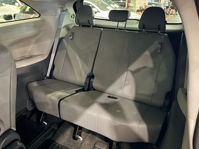 Toyota Granvia 2023 Double téléphone hybride électrique intelligent 2.5L Version confortable intérieur photo 14 Toyota Granvia 2023 Double téléphone hybride électrique intelligent 2.5L Version confortable intérieur photo 14