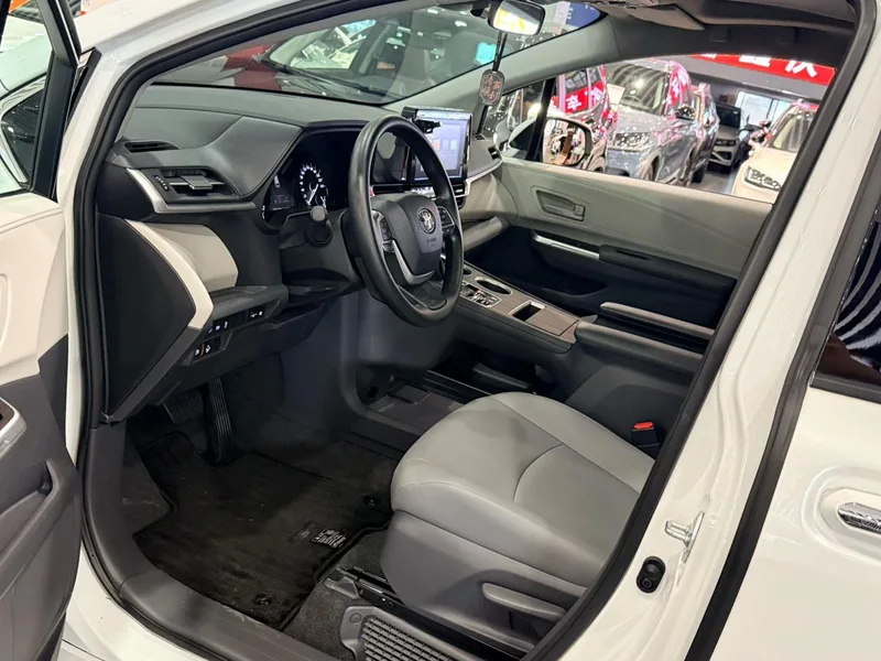 Toyota Granvia 2023 Double téléphone hybride électrique intelligent 2.5L Version confortable intérieur photo 15 Toyota Granvia 2023 Double téléphone hybride électrique intelligent 2.5L Version confortable intérieur photo 15
